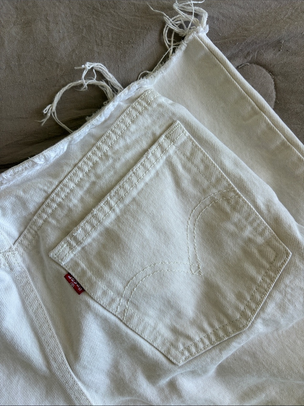 Levi's White Wedgie Straight Ankle Jeans - Picture 3 of 6